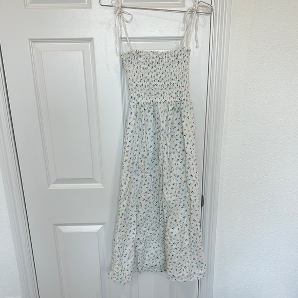 Rails Dresses & Skirts - Rails Faith Dress Bluebell Eyelet white midi small detail floral sundress size M